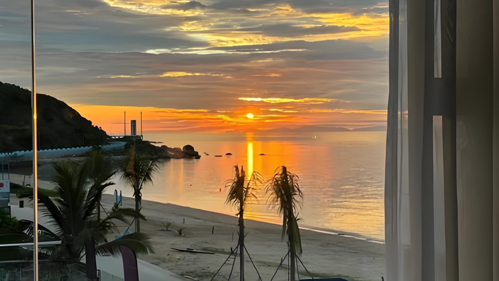 一张为海南三亚玩传奇游戏时拍的图片